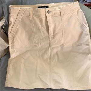 Chaps Cream Denim Skirt - zipper front 4 pockets
